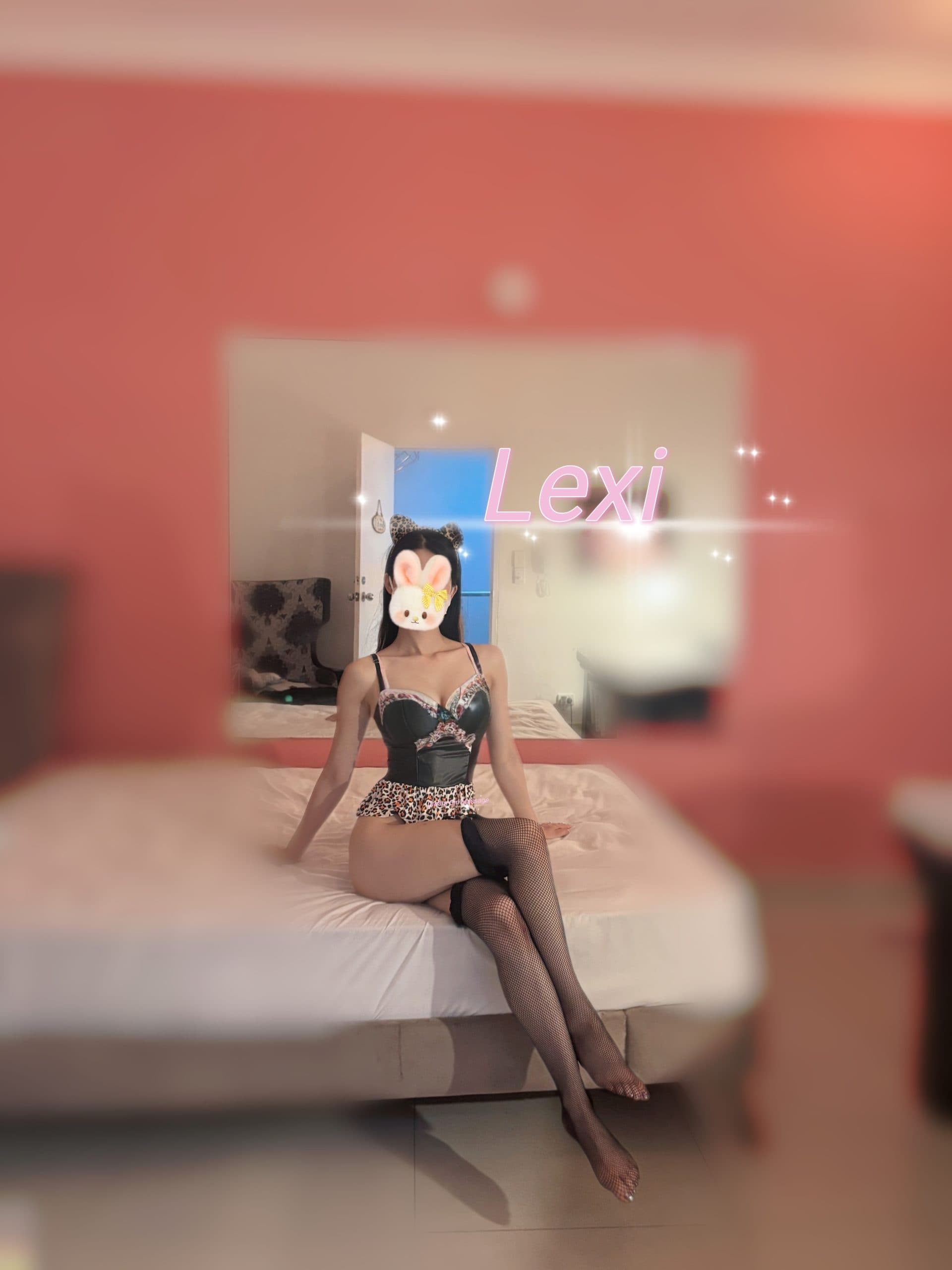 Lexi — photo 1