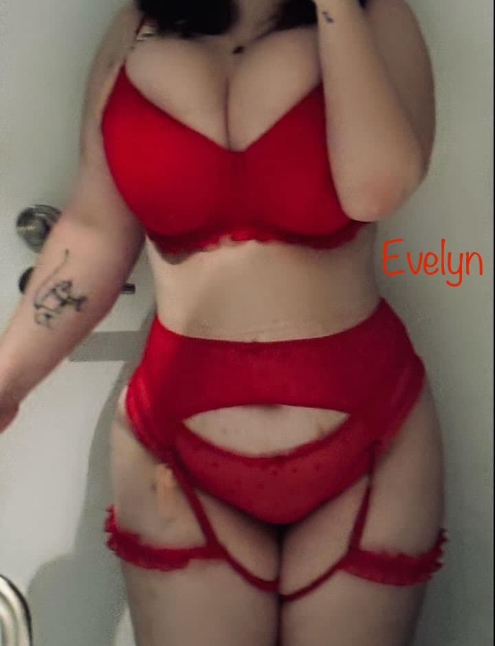 Evelyn — photo 2