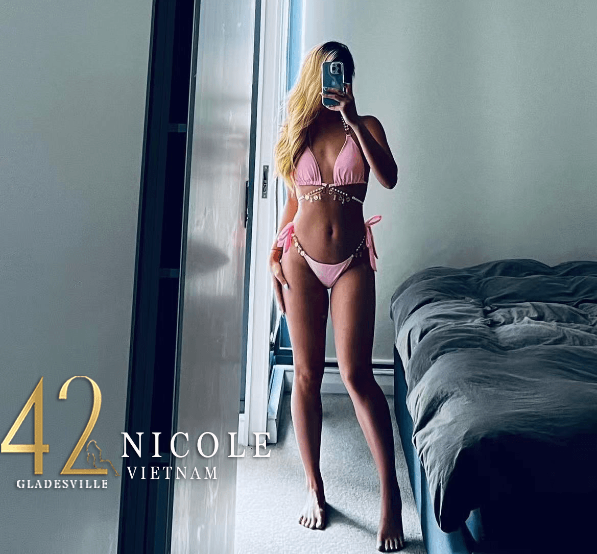 Nicole — photo 2