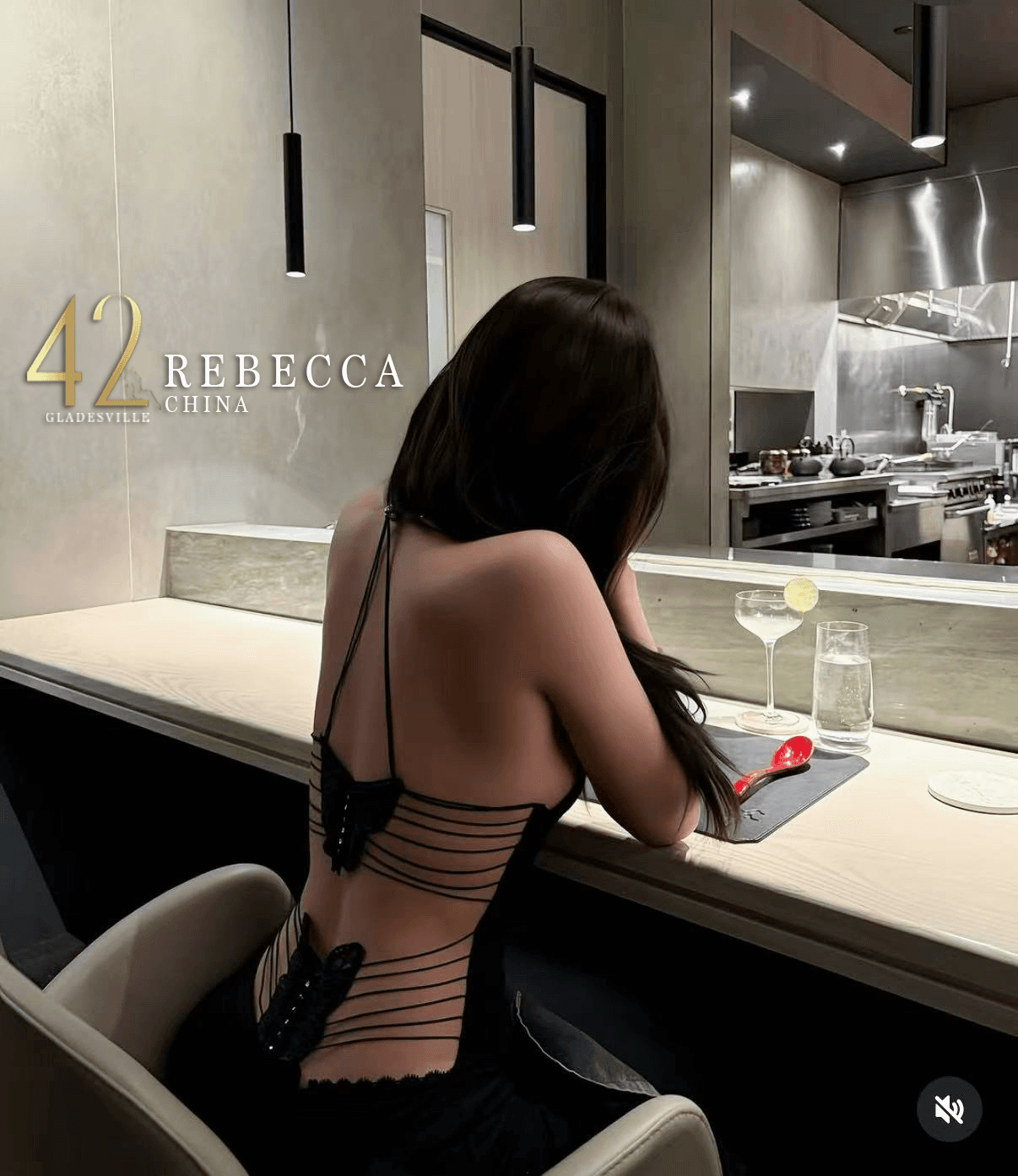 Rebecca — photo 3